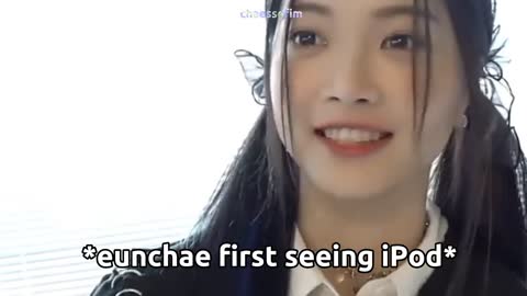 EUNCHAE doesn't know what an iPod is?
