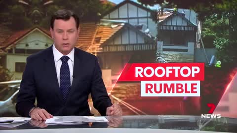 Tradies fight on a Bellevue Hill rooftop | 7NEWS