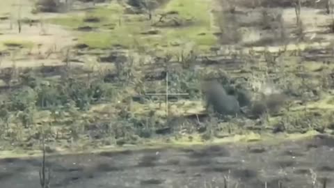 A couple of Russian soldiers successfully escaped Ukrainian 120mm mortar fire.