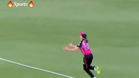 Best fielding Woman 😂 #cricket #t20 #rizwan #funny #clip #cricketlover #ad #trending#woman #fypシ