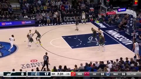 Lauri Markkanen with the crazy poster dunk on Rudy Gobert