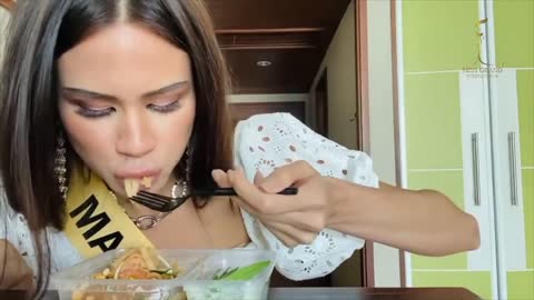 How to eat Thai Food in 2 minutes - MISS GRAND MALAYSIA