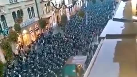 Austria PROTESTING Resisting The Lockdown For The Unvaccinated