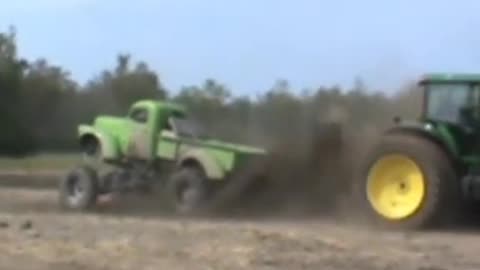 tractors stuck, machines accelerating (23)