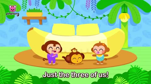 Five Little Monkeys Jumping on the Bed! | Fun Nursery Rhymes