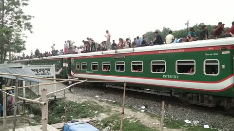 Most Crowded Train In The World