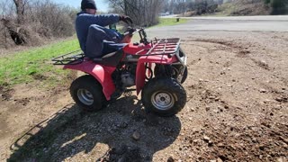 FOUR-WHEELER MADNESS! CARVING OUT A FIGURE 8 IN THE DIRT