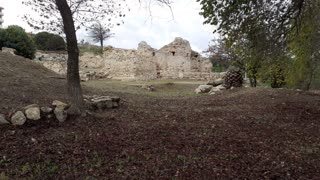 Roman Colon ruins from the outside 🏚