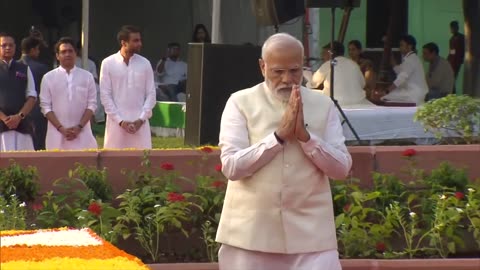 🔴LIVE: PM Narendra Modi pays tribute to Lal Bahadur Shastri at Vijay Ghat