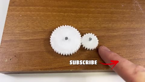 Super Glue and Baking soda! Pour Glue on Baking soda and make gear wheel