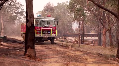 Bushfires flare in parts of southeast Australia