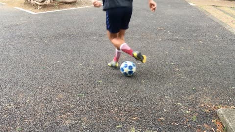 Learn 【Sticking】 (Ground Moves Skill) - Basic Street Football Skill - Tutorial