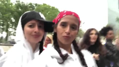 Lock Em Up Shimmy Chant in Front of UN with The Perez Sisters and NY Freedom Siblings