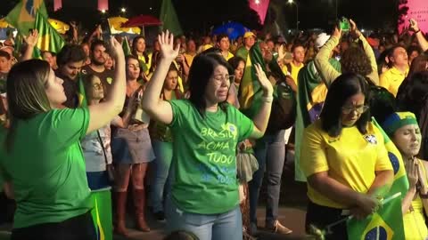 Bolsonaro voters pray as rival Lula wins Brazil presidential runoff | AFP