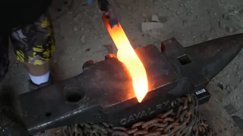 Forging Beauty: Turning a Worn Wrench into a Bowie-Style Knife Masterpiece