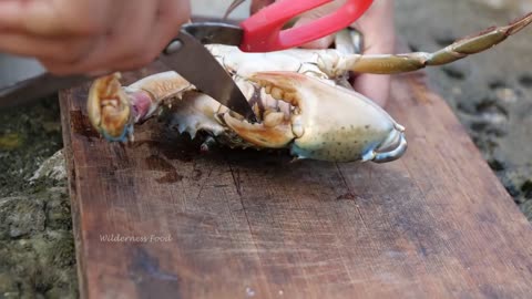 Catch And Cook Sea Crab At the Beach - Crab Cooking on Sand