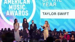 Taylor Swift dominates at American Music Awards