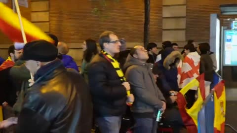 🇪🇸 Patriotic rally against Pedro Sánchez's 'Coup d'Etat' in Calle Ferraz, Madrid ( Dec 2023)
