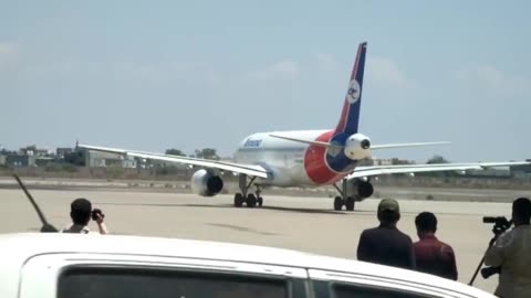 Flights take off as Yemen prisoner exchange begins