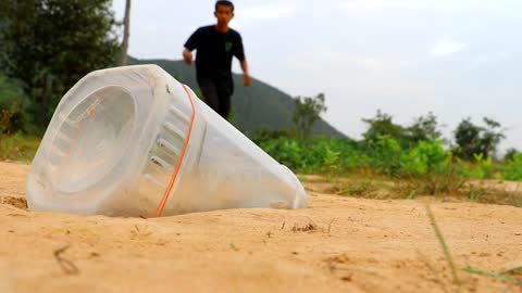 Build Unique Underground Parrot Trap Using Deep Hole Bottle Plastic - Simple Parrot Trapp10