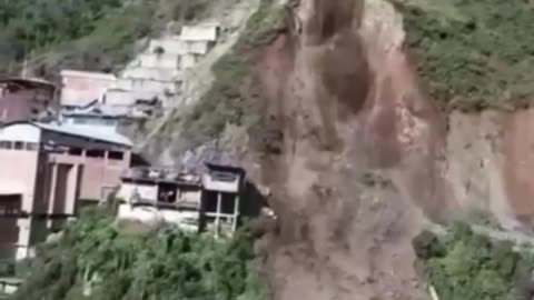 Massive landslide in Peru 🇵🇪