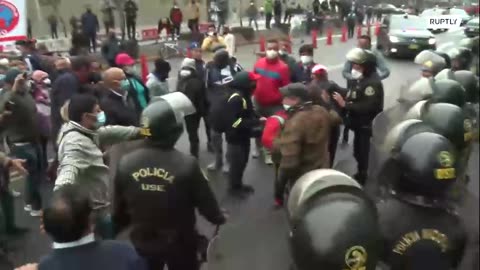 Scuffles in Lima as Peruvian President Castillo arrives for questioning regarding corruption charges