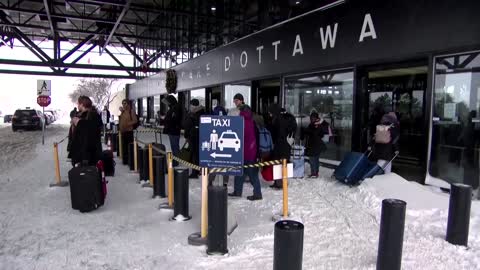 In Canada, winter storm sparks holiday travel chaos