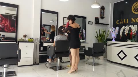 She always knows how to satisfy her customers, relaxing vietnamese barber shop