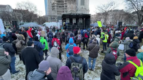 Ben Arslan auf der Kundgebung der MFG in Wien, 22.01.2022