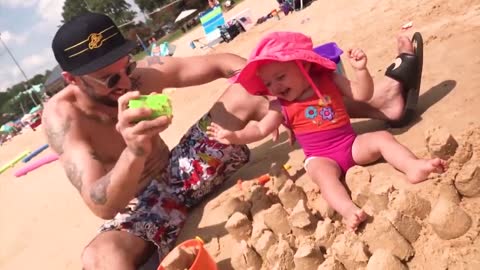 Funny Baby's Reaction On The Beach || 5-Minute Fails