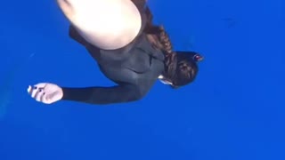 One of the important things to remember when diving with sharks is to always have 360° focus
