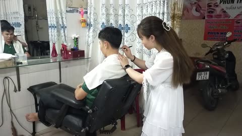 Professional haircut, like lightning in only 9 minutes - I really admire her talent