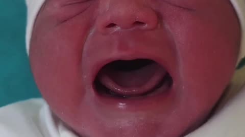 Babies crying 😭😭