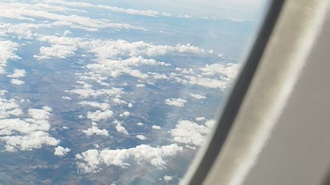Pemandangan dari jendela pesawat