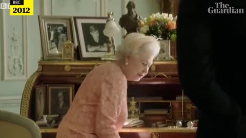 The Queen`s sense of humour remembered-from off-mic quips to tea with paddington.mp4