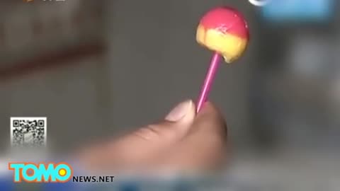 6-yo boy dies from internal bleeding after eating a lollipop he found in his backyard - TomoNews