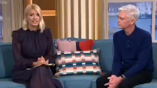 COVER UP = Phillip Schofield quits top UK morning show