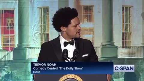 Trevor Noah COMPLETE REMARKS at 2022 White House Correspondents' Dinner (C-SPAN)