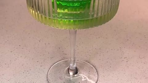 Nuclear reactor cocktail ❎ @thespritzeffect #viral #cocktails #halloweencocktails