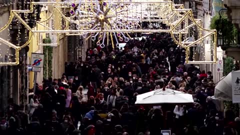 European retailers brace for joyless Christmas