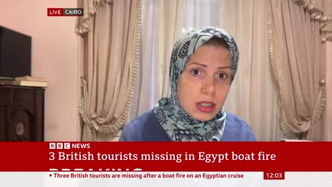 Egypt boat fire_ Three British tourists missing – BBC News