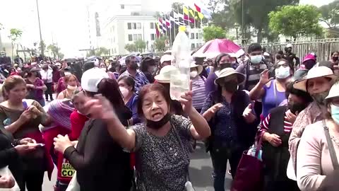 Peruvian mothers protest for better quality milk