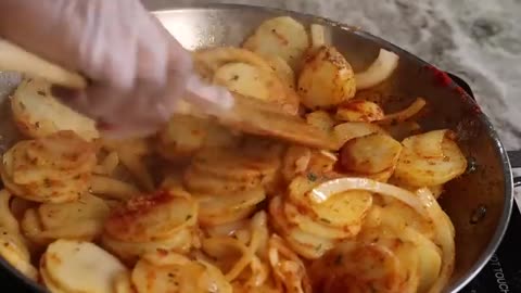 Easy and Delicious Skillet Potatoes Recipe
