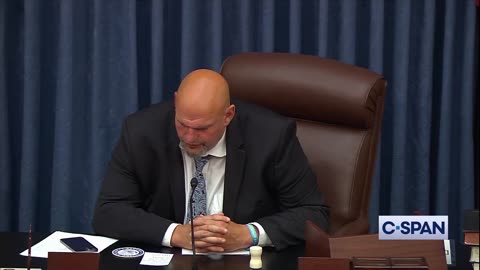 Fetterman Reads Instructions In Awkward Moment