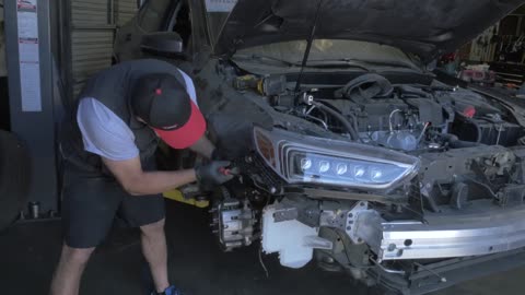 How to Remove a Headlight - 2019 Acura TLX