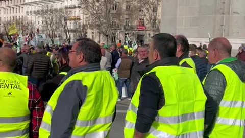 Los agricultores parados en la Puerta de Alcalá FEBRERO 2024