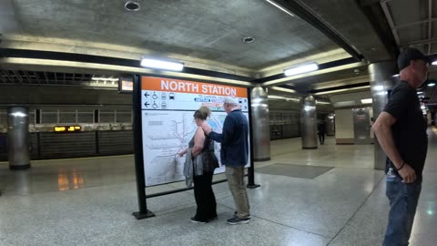 🟧NORTH STATION Orange Line T MBTA🚆🚉 close up look train arriving and boarding