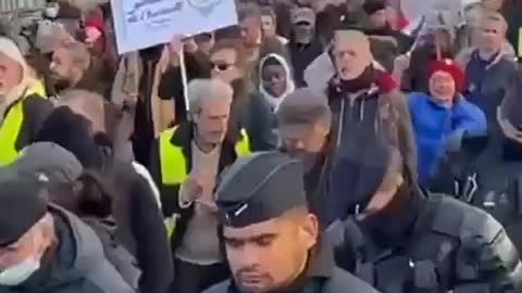 Police Join Protesters in Paris