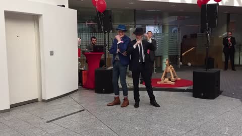 Auftritt justsomemotion und Günther Krabbenhöft in der Sparkasse Lüneburg