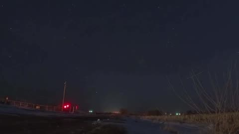 Kansas night sky lit up by 'small swarm of meteors'
